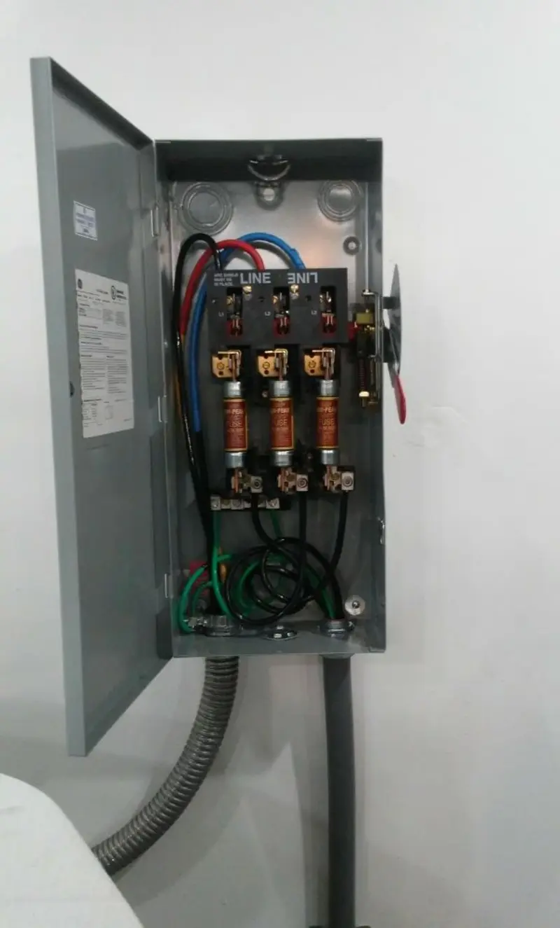 Three-phase disconnect switch installed for Smoke Detector Installation in Clifton Heights